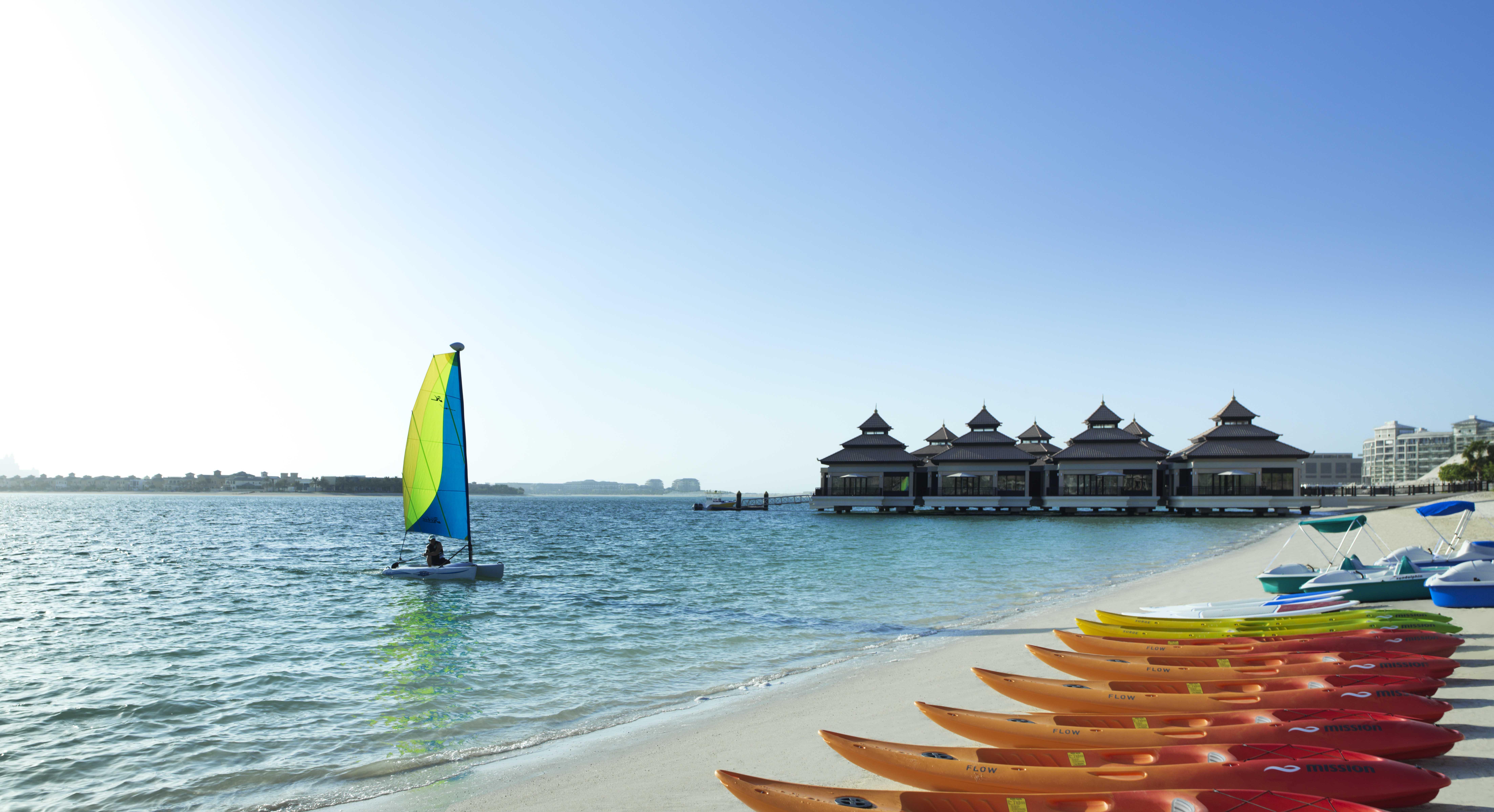Anantara The Palm Dubai Resort Esterno foto A beach in Dubai