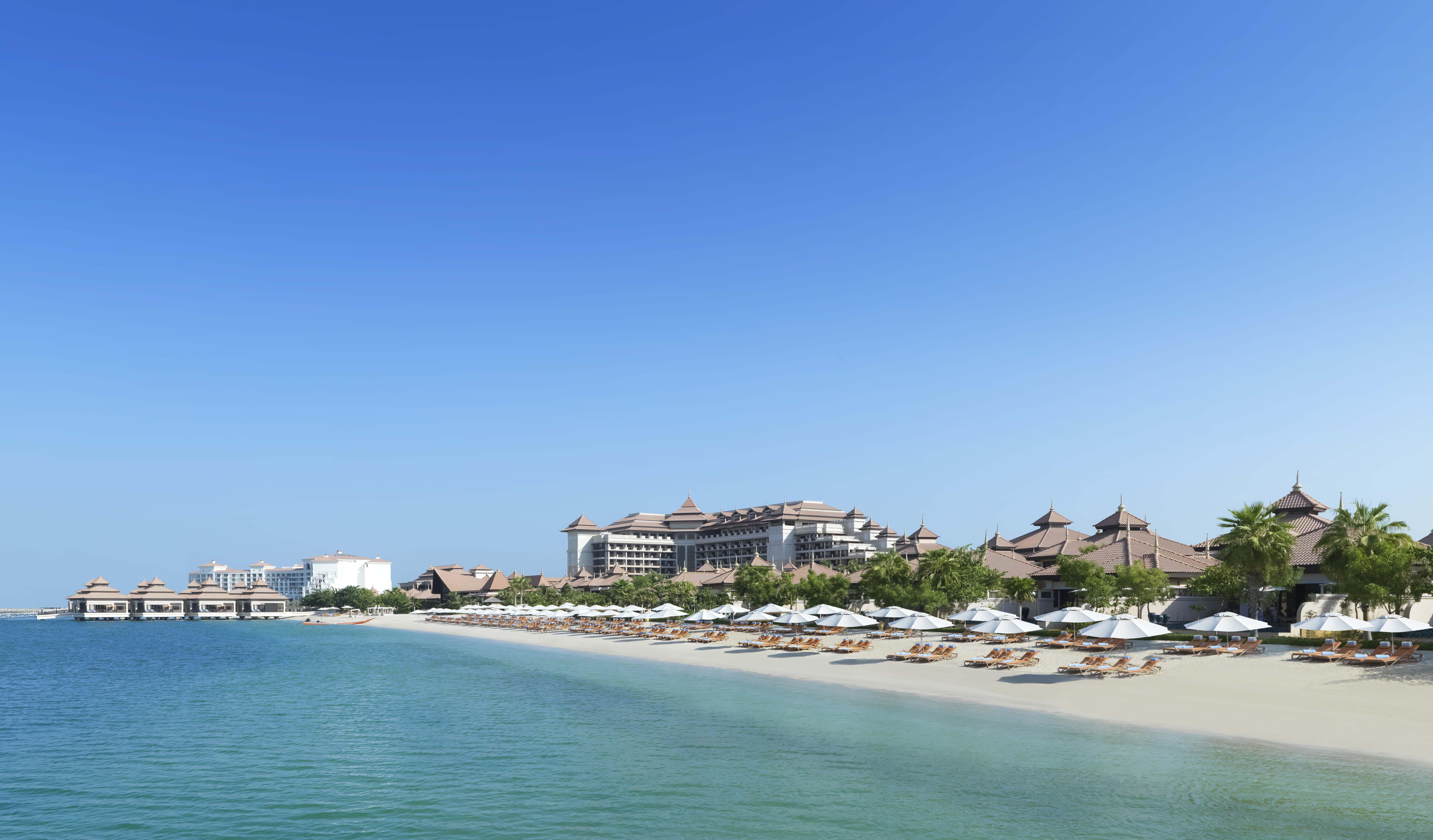 Anantara The Palm Dubai Resort Esterno foto The beach at Jumeirah Beach Hotel