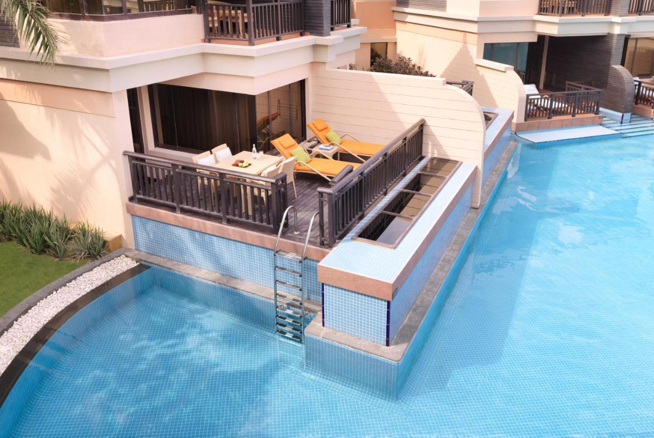 Anantara The Palm Dubai Resort Esterno foto A model of a villa at the resort