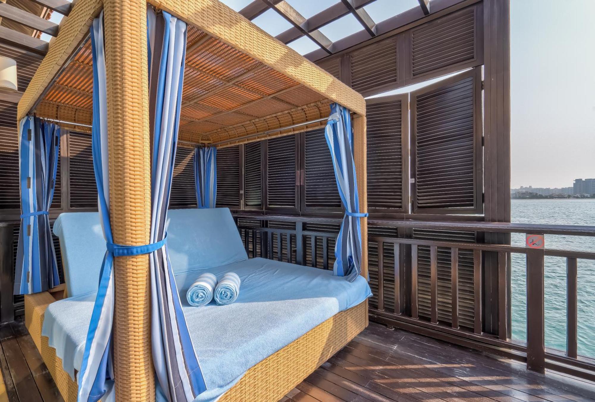 Anantara The Palm Dubai Resort Esterno foto Cabana at the beach